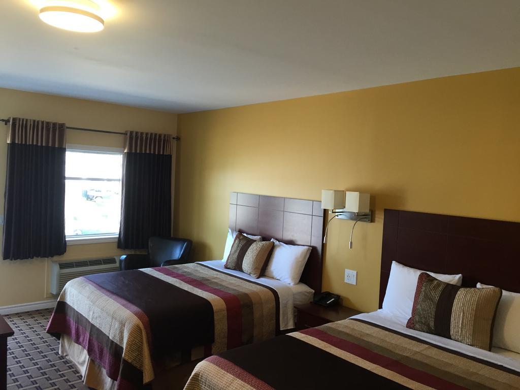 Fox Motor Inn Greater Napanee Exterior photo
